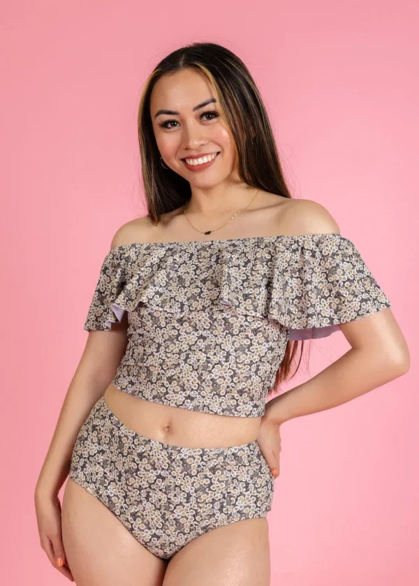Antique Daisy | Ruffled Around Top