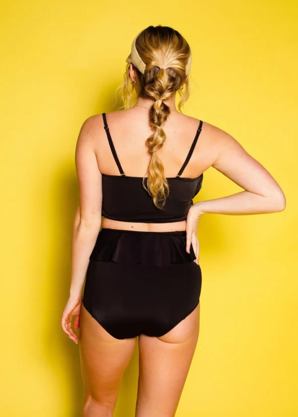Black | Oversized Ruffle Top