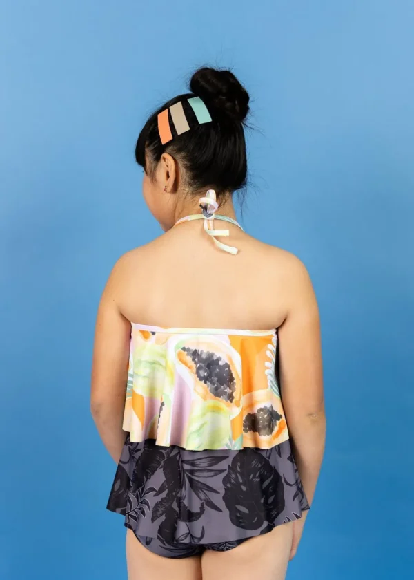 Tropical Night | Youth Who Wears Short Skirts
