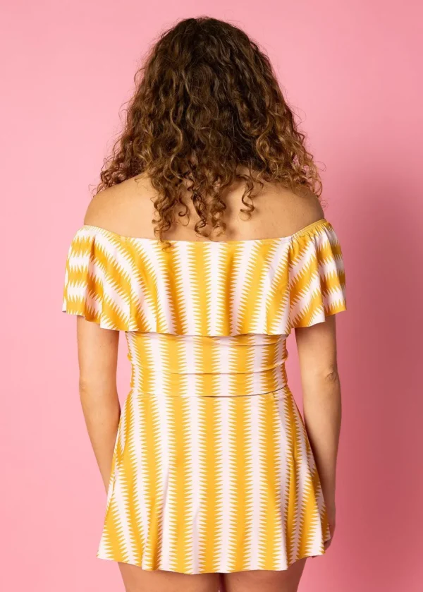 Vintage Triangles | Ruffled Around Top