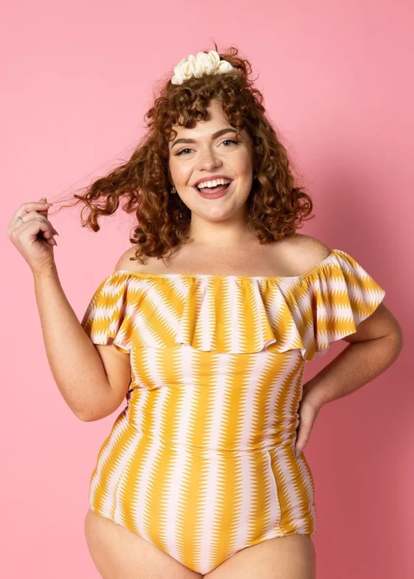 Vintage Triangles | Ruffled Around Top