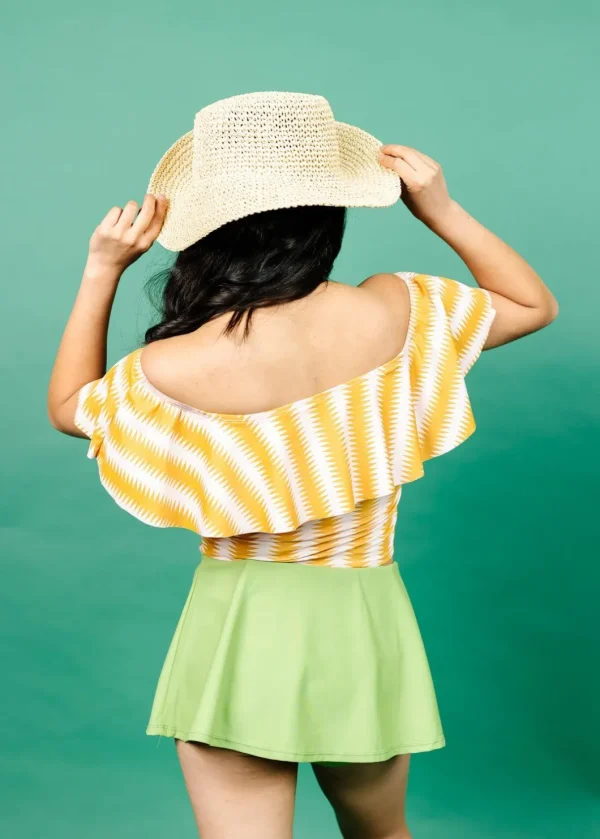 Vintage Triangles | Ruffled Around Top